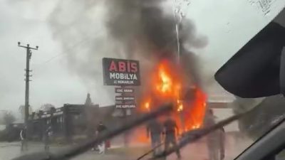 Kocaeli'nin Başiskele ilçesinde iş yeri alevlere teslim oldu, yangın itfaiye
