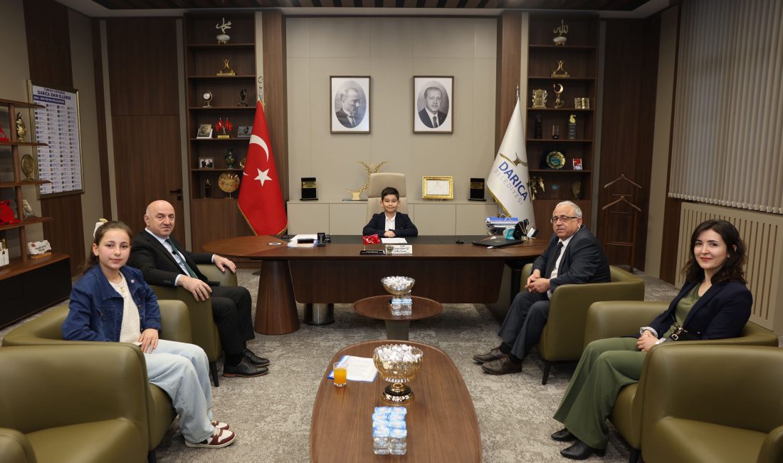 Darıca’da 23 Nisan Ulusal Egemenlik ve Çocuk Bayramı kapsamında temsili