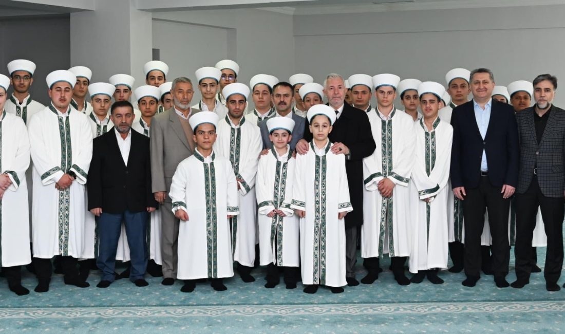  Kocaeli’nin Gölcük ilçesinde düzenlenen programda eğitimlerini tamamlayan 43 öğrenciye