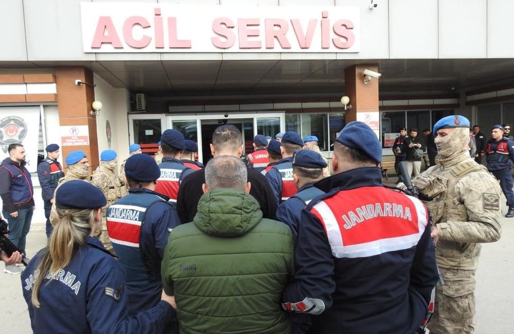 Kocaeli merkezli 5 ilde "örgüt kurma, rüşvet, irtikap, resmi belgede