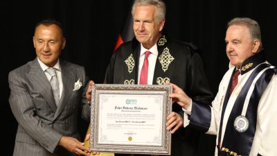 Almanya Federal Cumhuriyeti'nin 10. Cumhurbaşkanı Christian Wulff'a, Kocaeli Sağlık ve