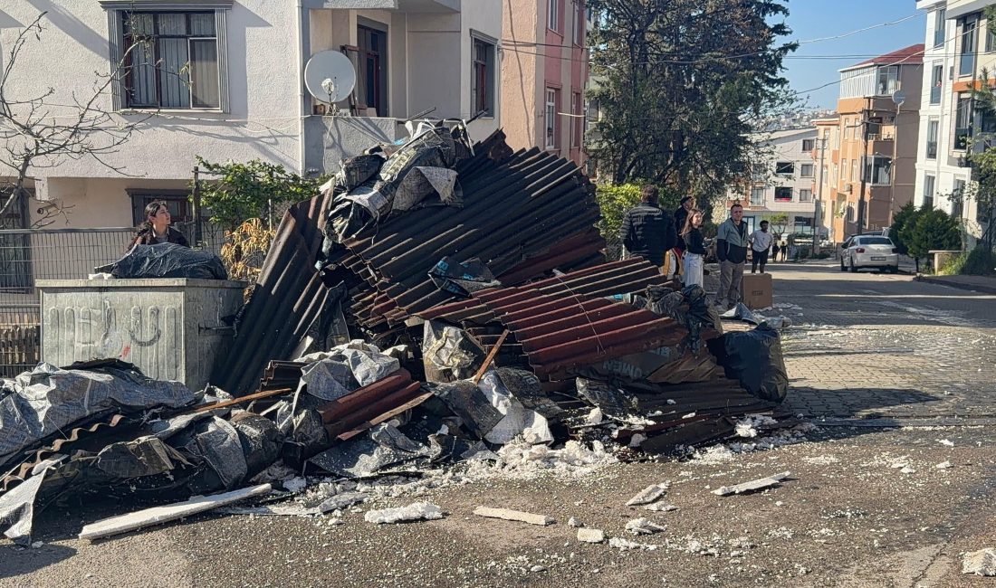 Kocaeli'nin Darıca ilçesinde tadilat yapılan 5 katlı binanın çatısında çıkan