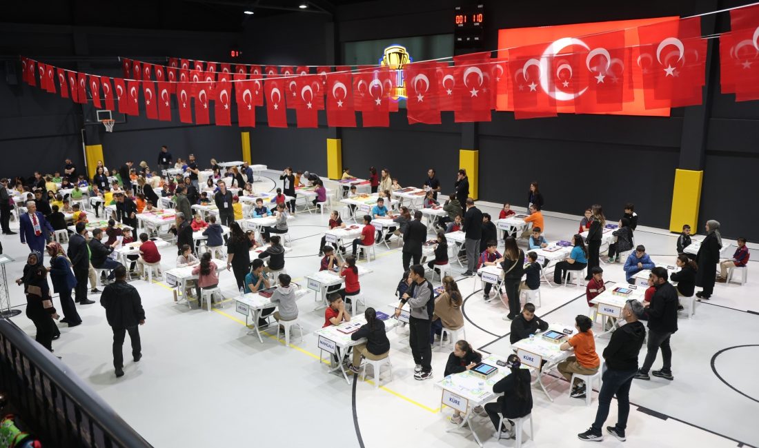 Çayırova'da düzenlenen 7. Akıl ve Zeka Oyunları Turnuvası başladı.