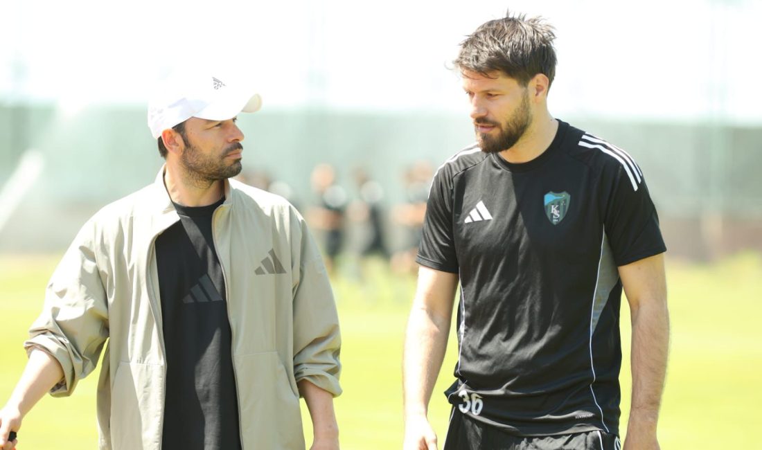 Trendyol Süper Lig'in 32. haftasına oyuncularını hazırlayan Kocaelispor Teknik Direktörü