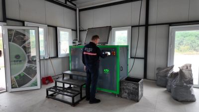 Çayırova Belediyesi tarafından kurulan kompost üretim tesisinde, organik atıklar işlenerek