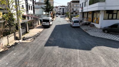Kocaeli Büyükşehir Belediyesi, altyapı çalışmaları nedeniyle bozulan yollarda yenileme çalışmalarını