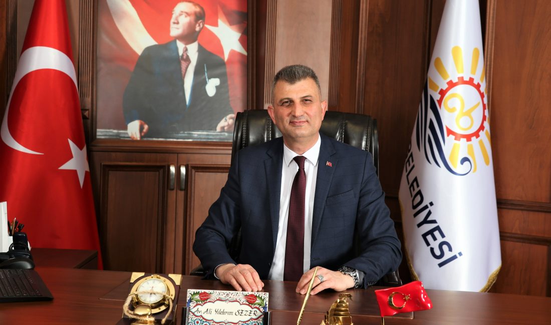 Gölcük Belediye Başkanı Ali Yıldırım Sezer 1 Mayıs Emek Dayanışma
