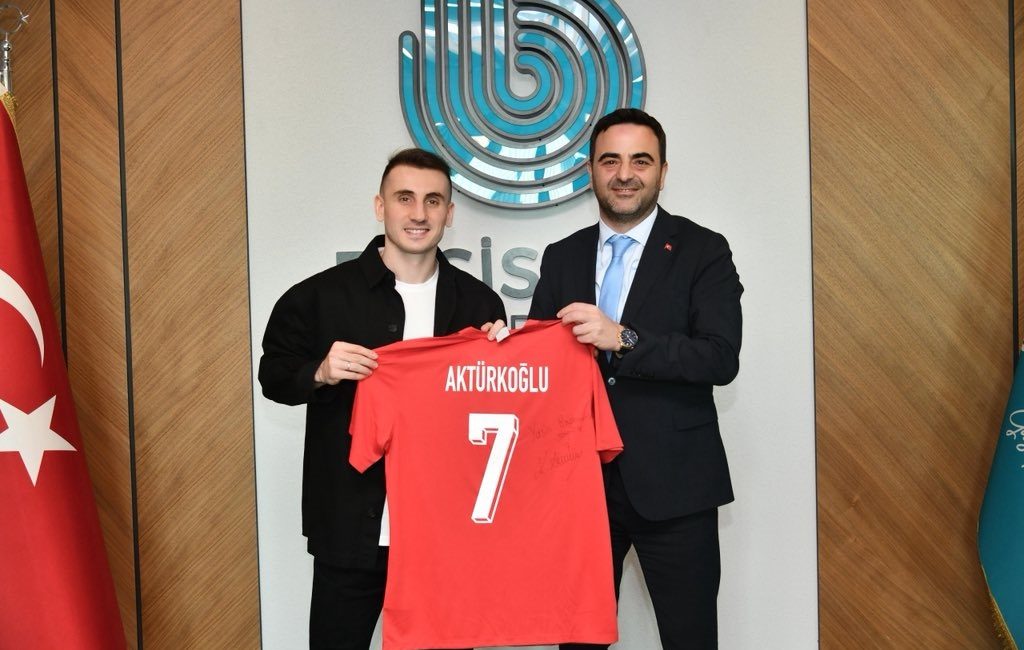 Başiskele Belediye Başkanı M. Yasin Özlü, A Milli Futbol Takımı’nın