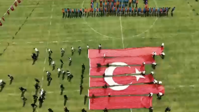 Dezenformasyonla Mücadele Merkezi,Kocaeli'nin Körfez ilçesindeki 23 Nisan kutlamalarında Türk bayrağına