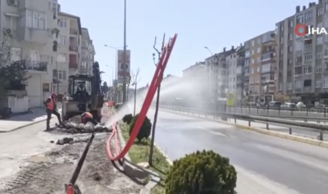 Kocaeli'nin Karamürsel ilçesinde yürütülen fiber optik altyapı çalışmaları sırasında, iş