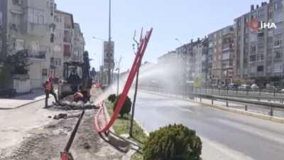 Kocaeli'nin Karamürsel ilçesinde yürütülen fiber optik altyapı çalışmaları sırasında, iş