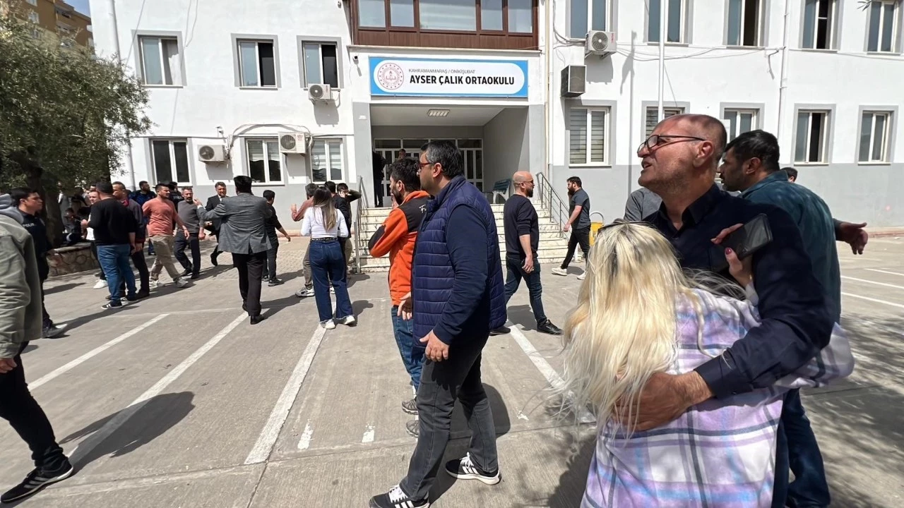 Kahramanmaraş’ta bir okulda yaşanan silahlı saldırıda ölü sayısı 9’a yükseldi.