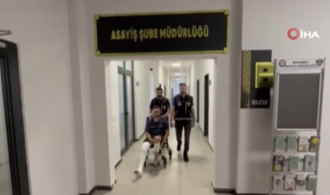 Kocaeli'de boşandığı eşini öldürdüğü, oğlunu da yaraladığı gerekçesiyle yargılanan sanık