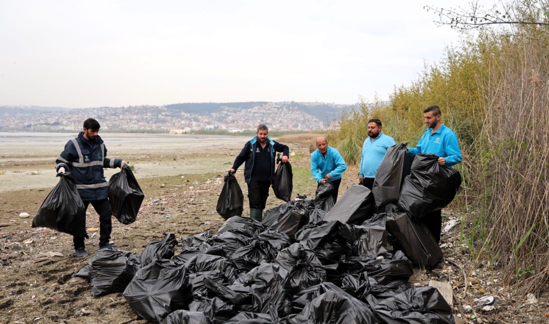 Kocaeli Büyükşehir Belediyesi’nin Mavi Takım ekipleri, sürdürülebilir çevre hedefi doğrultusunda