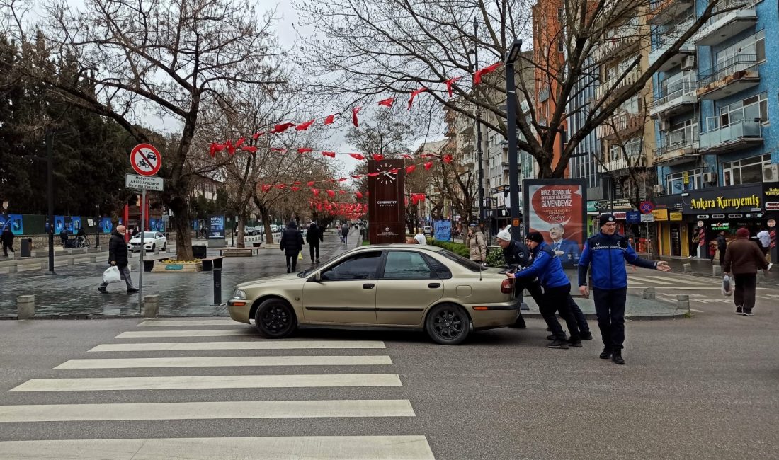 Kocaeli Büyükşehir Belediyesi’ne bağlı zabıta ekipleri yalnızca denetim göreviyle değil,
