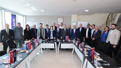 Kocaeli Büyükşehir Belediye Başkanı Tahir Büyükakın ve AK Parti Kocaeli