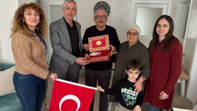 İzmit Belediyesi, Gebze’de yaşayan Kıbrıs gazilerini evlerinde ziyaret ederek hem