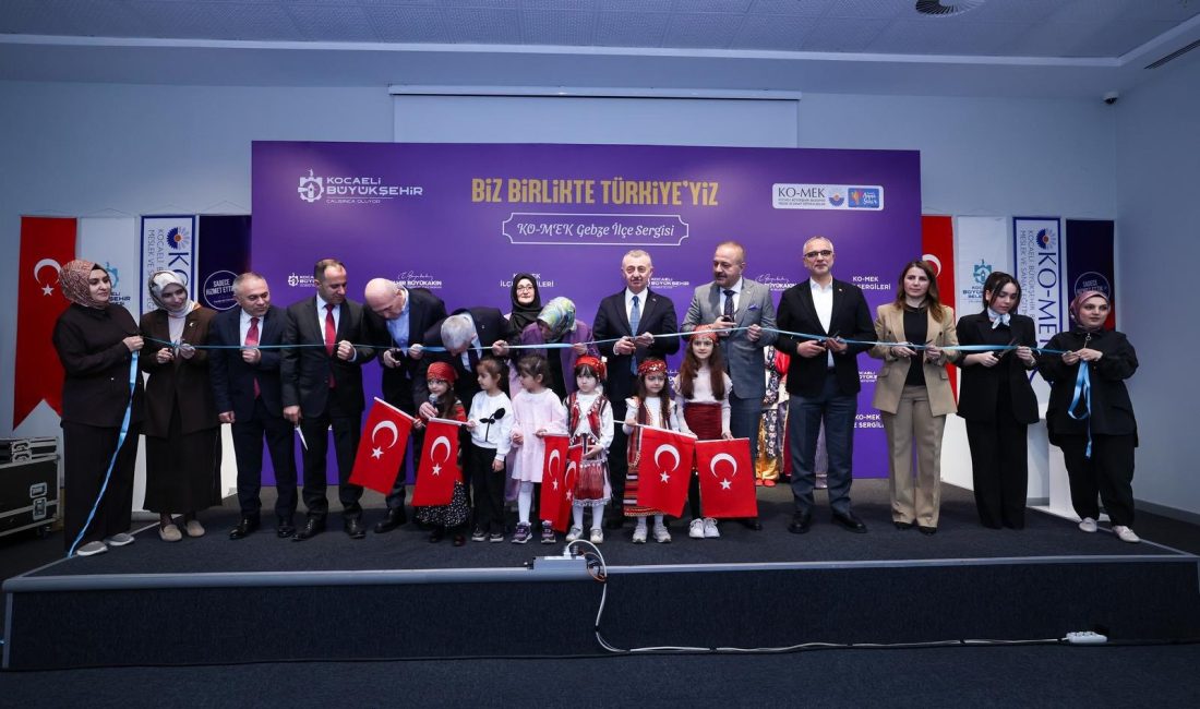 Kocaeli Büyükşehir Belediyesi’nin Halk Üniversitesi KO-MEK, beşinci ilçe sergisini Gebze’de