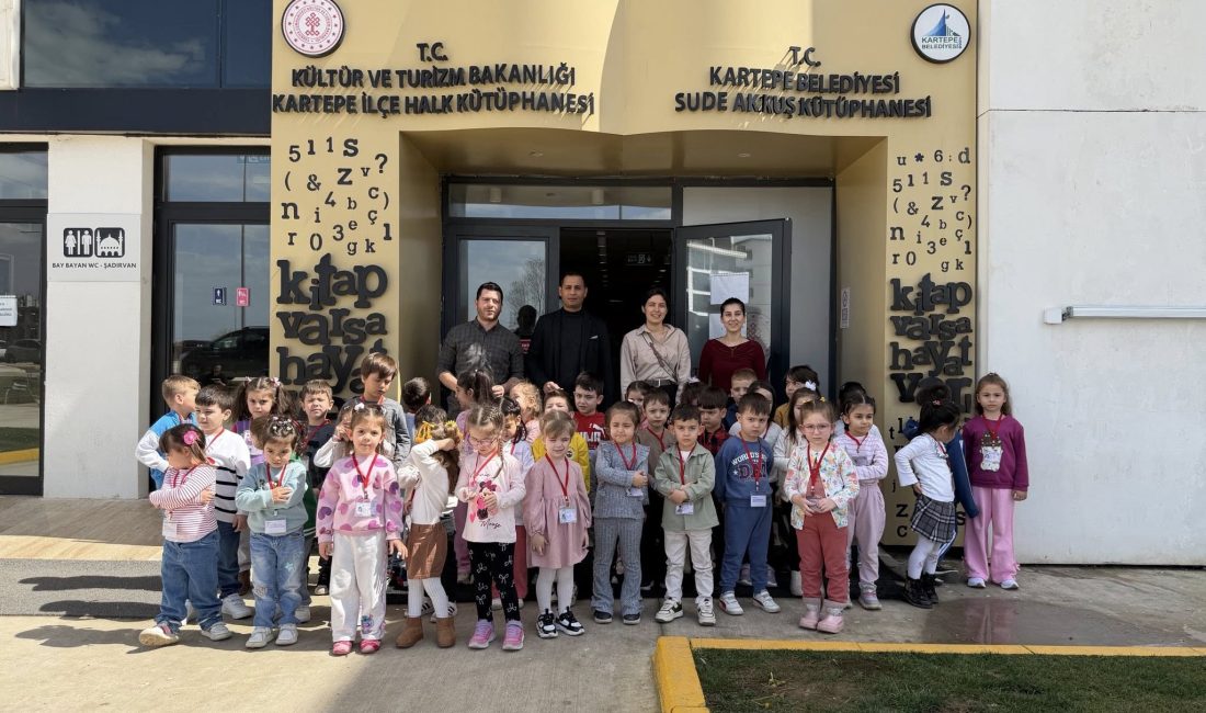 Kütüphaneler Haftası kutlamaları kapsamında Kartepe Belediyesi İlçe Halk Kütüphanesi, kapılarını