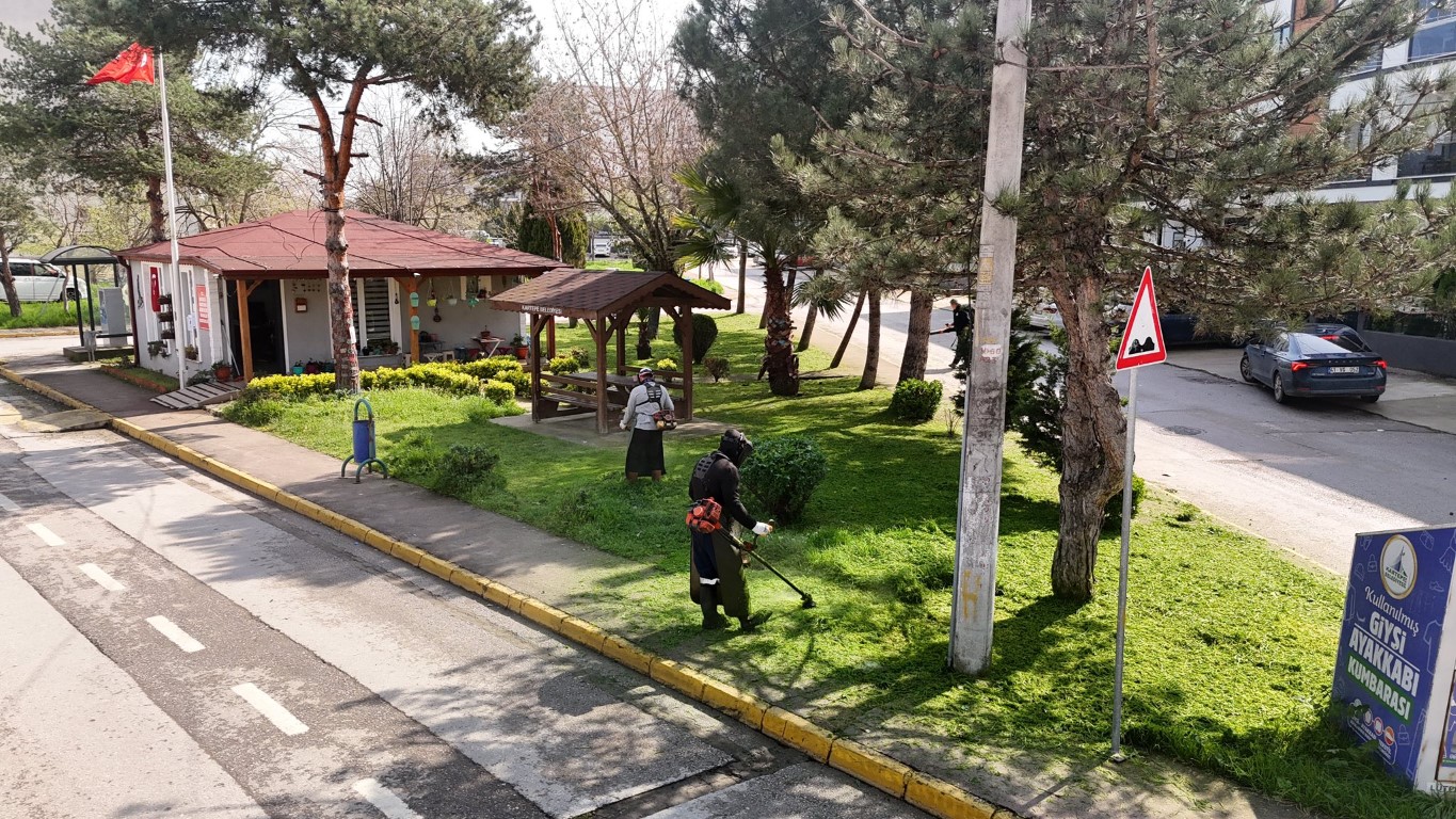 Kartepe Belediyesi, ilçe genelinde yeşil alanların daha düzenli ve temiz