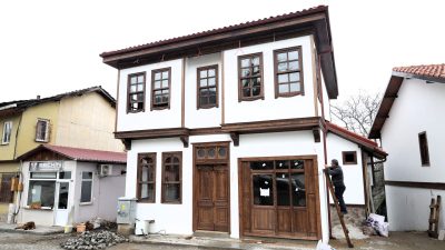 Kocaeli Büyükşehir Belediyesi, kentin geçmişine tanıklık eden yapıları restore ederek