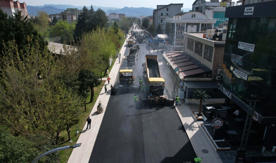 Kocaeli Büyükşehir Belediyesi, altyapısı tamamlanan İzmit Yahyakaptan Mahallesi Şehit Ergün