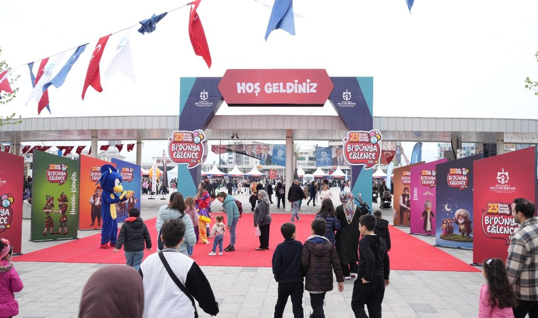 Kocaeli Büyükşehir Belediyesi’nin İzmit Milli İrade Meydanı’nda düzenlediği 23 Nisan