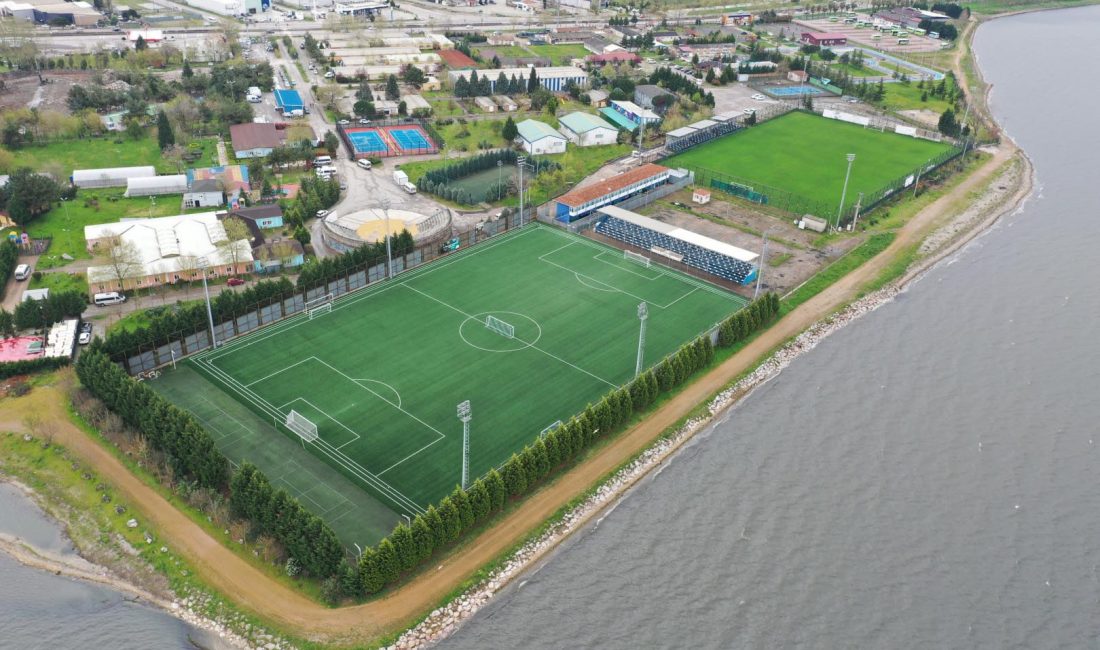 Kocaeli Büyükşehir Belediyesi’nin spora ve gençliğe yönelik yatırımları artarak devam