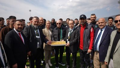 MHP Kocaeli İl Başkanı Kamil Akın ve İl Yönetimi, Kocaelispor’u