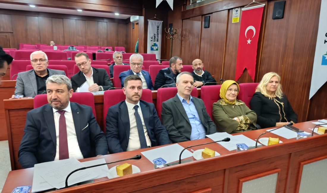 İzmit Belediye Meclisi’nde görüşülen 2025 faaliyet raporuna AK Parti çekimser