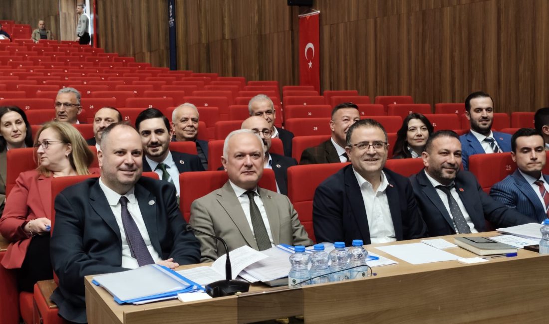 Küçükkaya, Hürriyet’in tüm itirazlarına rağmen geri adım atmayarak meclisteki yeni