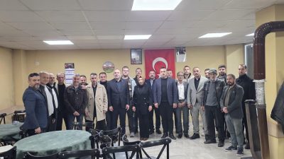 Milliyetçi Hareket Partisi (MHP) İzmit İlçe Başkanı İlker Kazan, yöneticileri