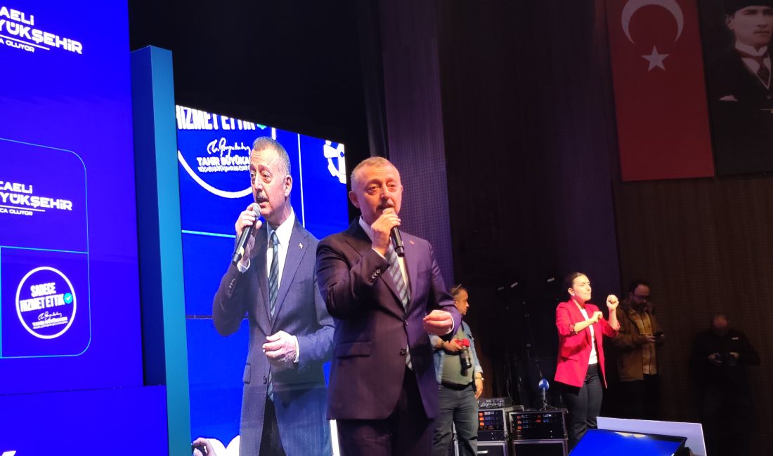 Kocaeli Büyükşehir Belediye Başkanı Tahir Büyükakın, bugün son 2 yılını