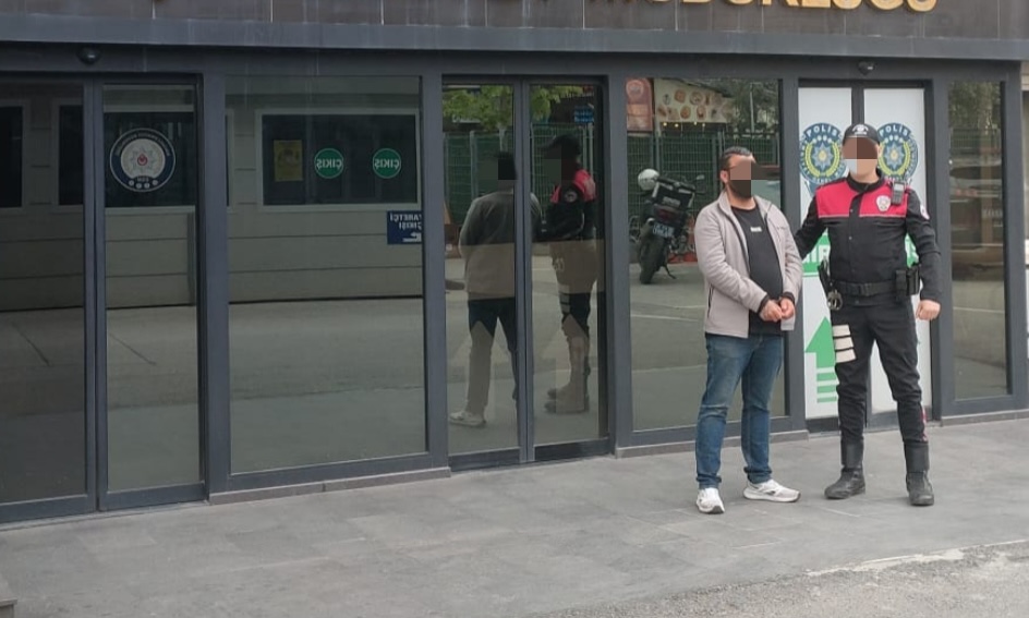 Kocaeli’de hakkında 8 yıl 9 ay kesinleşmiş hapis cezası bulunan