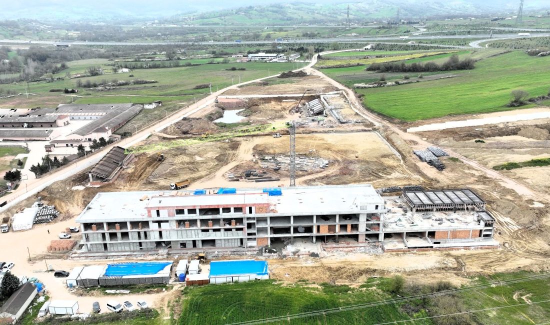 Kocaeli Büyükşehir Belediyesi’nin Körfez Sevindikli’de inşa ettiği dev spor tesisinde