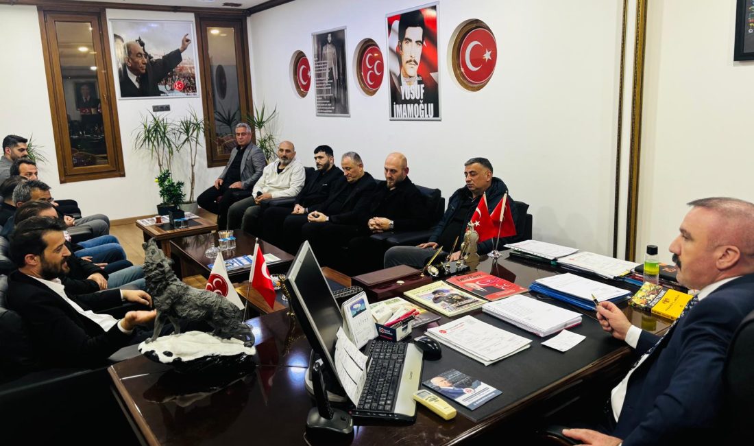 Darıca Türkeli Spor Kulübü’nün MHP Dilovası İlçe Teşkilatı’na gerçekleştirdiği ziyarette,