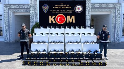 Kocaeli’de TEM Otoyolu’nda durdurulan araçta 60 tabanca ve çok sayıda