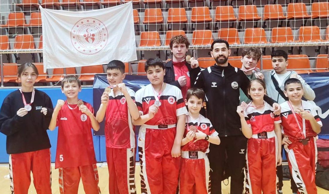 Kandıra Şehit Binbaşı Yavuz Sonat Güzel Spor Salonu'nda düzenlenen 23