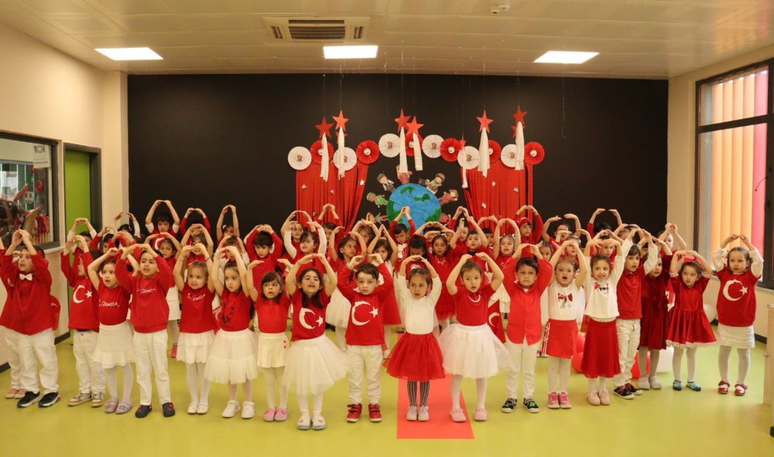 İzmit Belediyesine bağlı Çınar Çocuk Evleri’nde 23 Nisan Ulusal Egemenlik