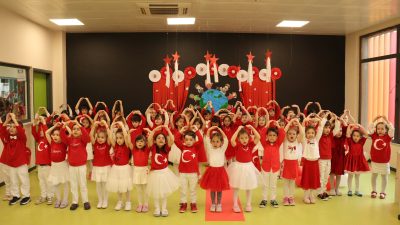 İzmit Belediyesine bağlı Çınar Çocuk Evleri’nde 23 Nisan Ulusal Egemenlik