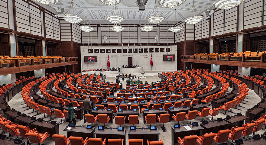 TBMM'de bu hafta okul saldırılarını ele alacak, araştırma komisyonu kurulacak.