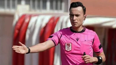 Fenerbahçe-Beşiktaş derbisinin VAR hakemi Abdullah Buğra Taşkınsoy oldu.