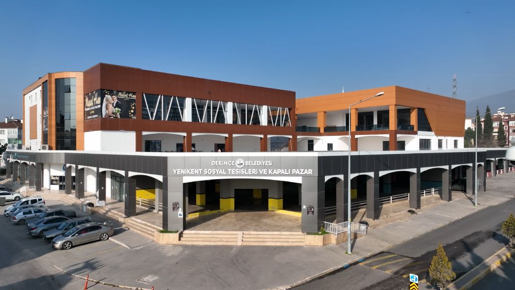 Derince Belediyesi’nin düzenleyeceği Örgü Atölyesi’ne katılanlar el emeğiyle üretmenin keyfini