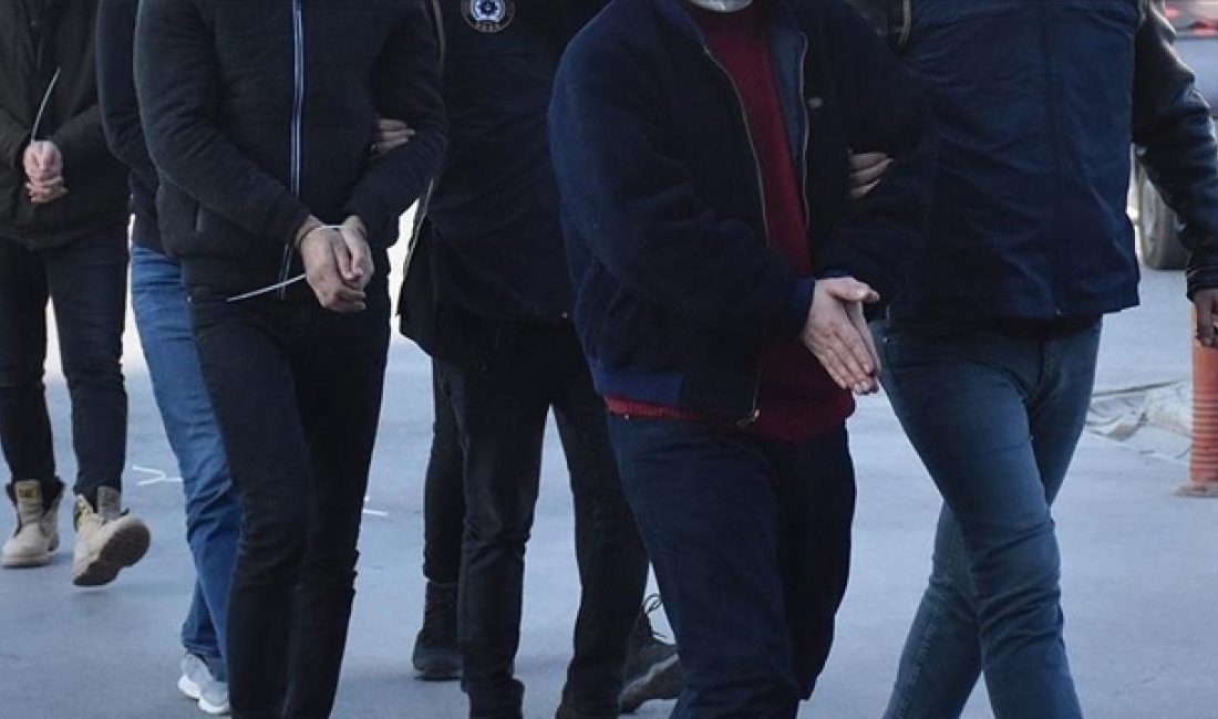 İstanbul merkezli 3 ilde düzenlenen operasyonda, alkol kaçakçılığı üzerinden elde