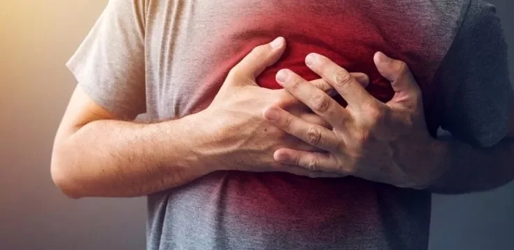 Semptomları büyük oranda benzerlik gösteren panik atak ile kalp krizinin