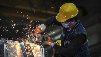 Şubat ayında sanayi üretimi yıllık yüzde 2,2, aylık yüzde 2,6