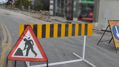 Körfez Belediyesi, ilçede asfalt, parke ve bordür işlerini kapsayan yol