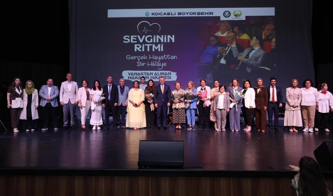 Kocaeli Büyükşehir Belediye Başkanı Tahir Büyükakın ve eşi Prof.Dr. Figen
