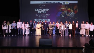 Kocaeli Büyükşehir Belediye Başkanı Tahir Büyükakın ve eşi Prof.Dr. Figen