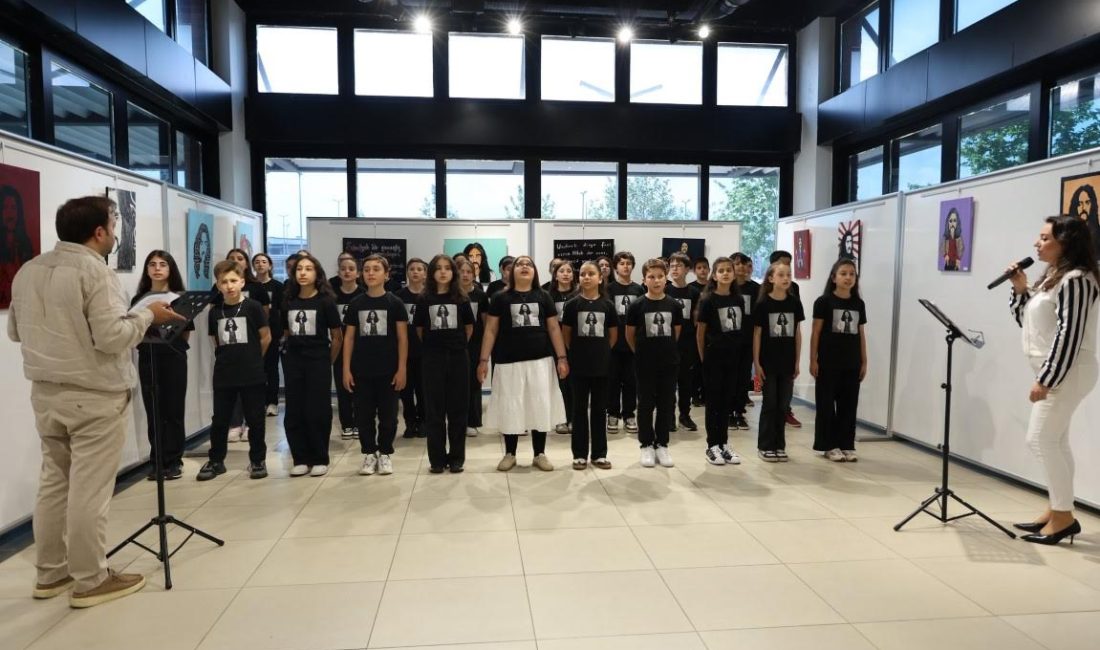 Kartepe Belediyesi Sanat Evi’nde, Hasanpaşa Ortaokulu öğrencileri tarafından hazırlanan “Barış